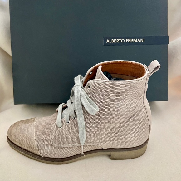 Alberto Fermani Gloss-Tipped Ankle Boots - Picture 2 of 16
